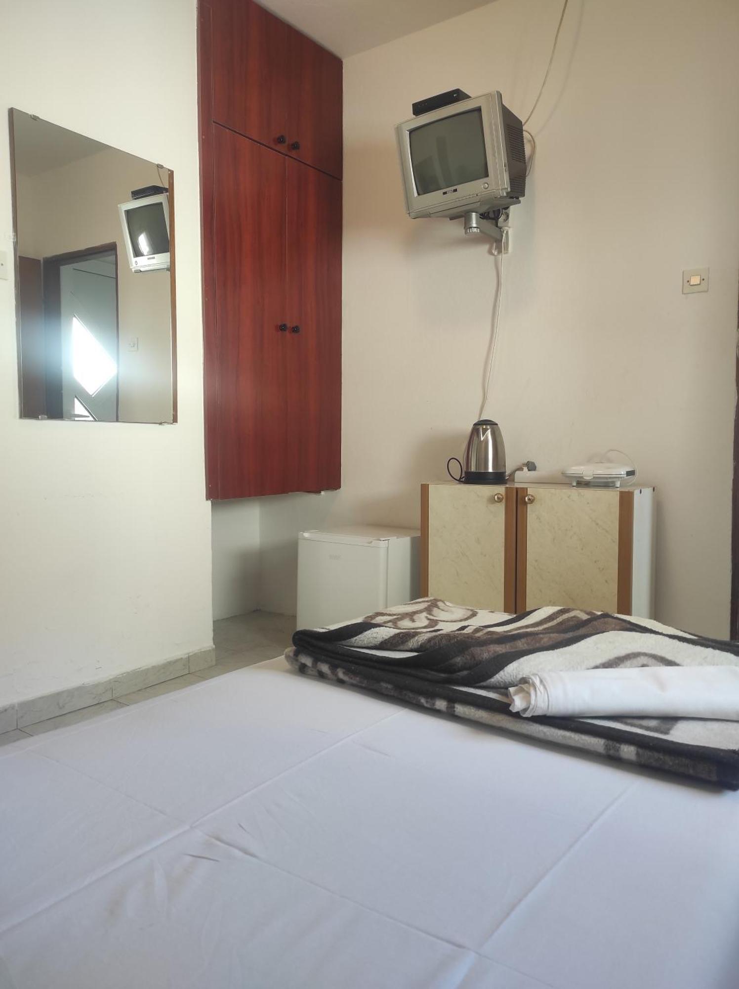 Apartments And Room Mv Петровац Экстерьер фото